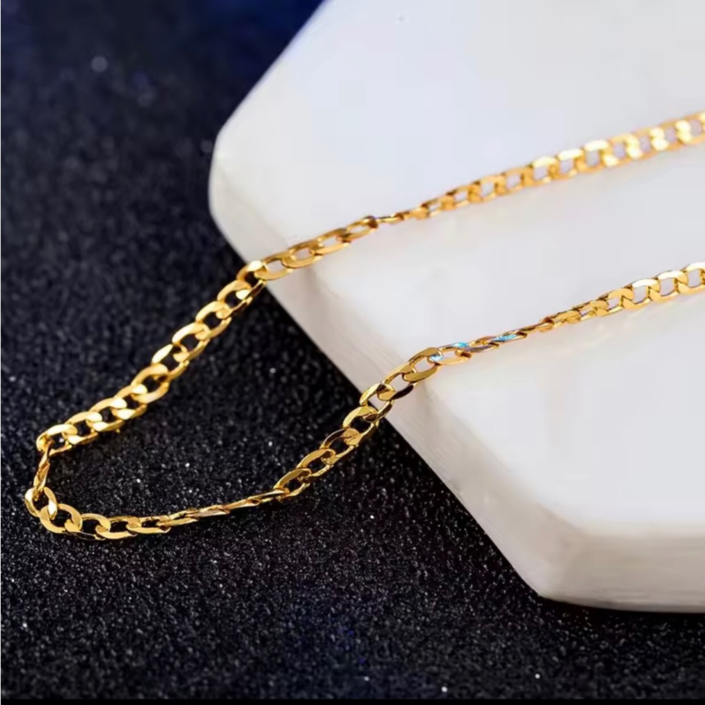 Gold Figaro-Link Women's Necklace - Elegant Chain